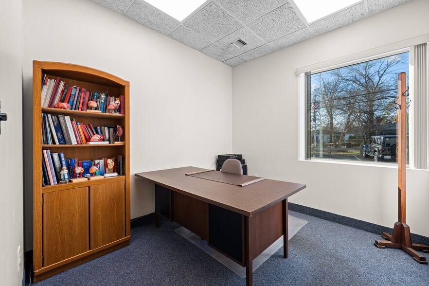 More Photos Of 1097 Old Country Rd, Plainview Medical For Lease