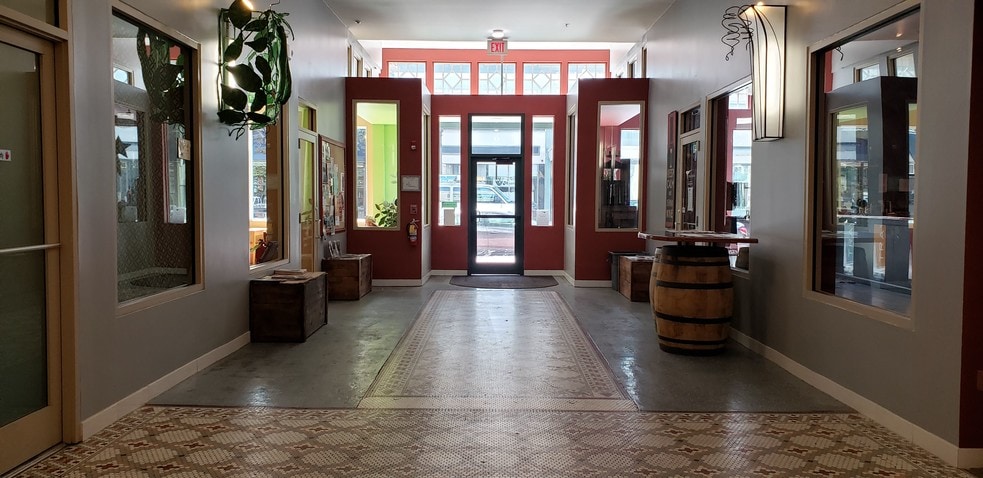 More Photos Of 740-768 Purchase St, New Bedford Restaurant For Lease