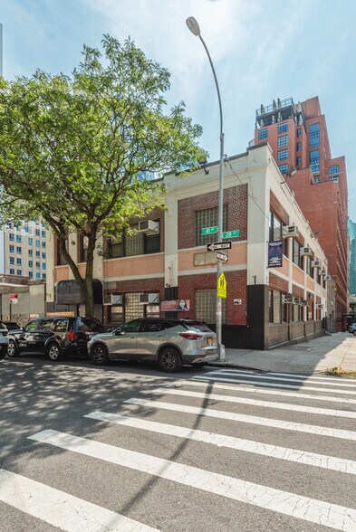 More Photos Of 2804 41st Ave, Long Island City Apartments For Sale