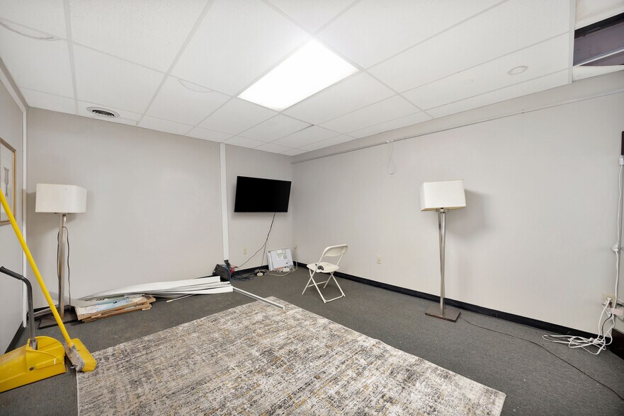 More Photos Of 3-7 Stuckhardt Rd, Trotwood Storefront Retail Office For Sale