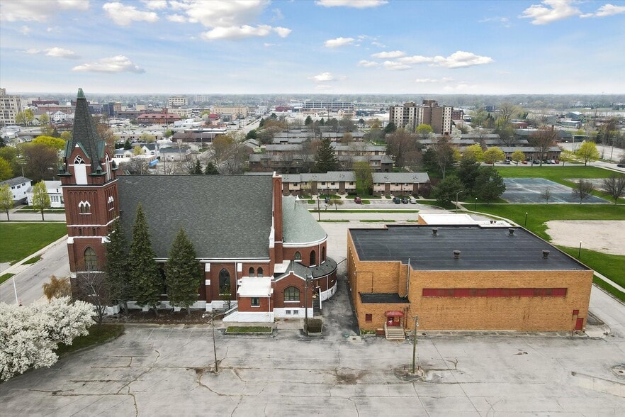 More Photos Of 1120 N Grant St, Bay City Religious Facility For Sale