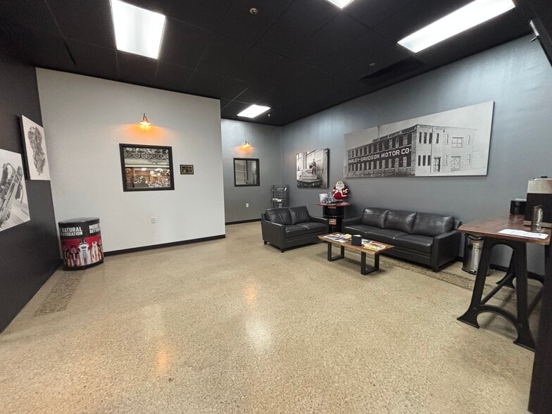 More Photos Of 720 W Bristol St, Elkhart Freestanding For Sale