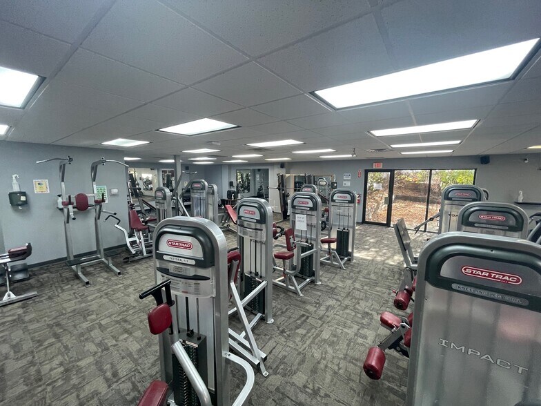 More Photos Of 4240 Hickory Ln, Sioux City Office For Lease