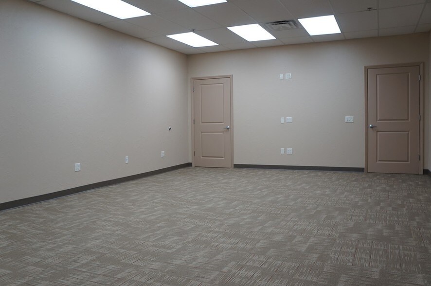 More Photos Of 8320 S Penn Ave, Oklahoma City Office For Lease