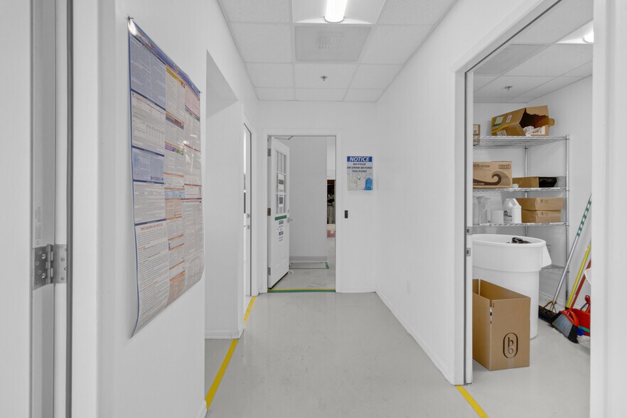 More Photos Of 991 Industrial Way, King City Warehouse For Lease