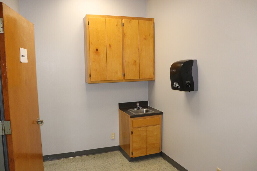 More Photos Of 864 Central Blvd, Brownsville Medical For Sale