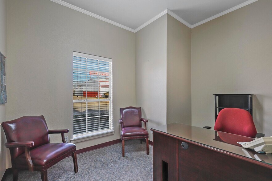 More Photos Of 145 NW Ellison St, Burleson Freestanding For Sale