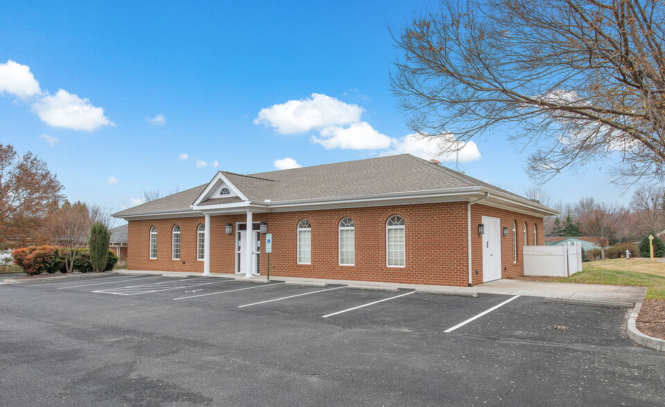 Primary Photo Of 14345 Justice Rd, Midlothian Office For Lease