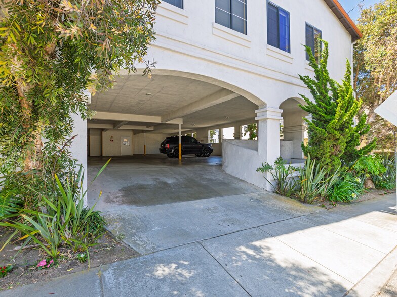 More Photos Of 302 W Grand Ave, El Segundo Office For Lease