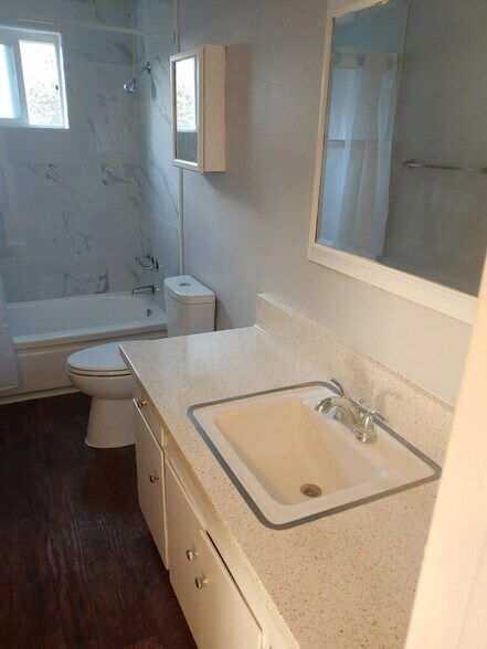 More Photos Of 1935 W Linden St, Riverside Apartments For Sale