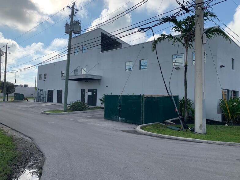 More Photos Of 1299 E Commercial Blvd, Oakland Park Medical For Lease