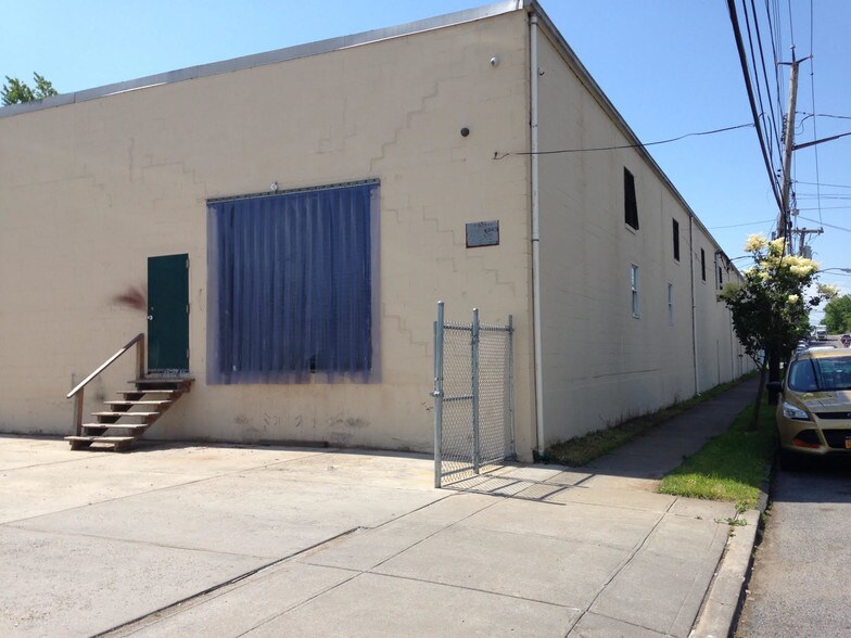 More Photos Of 55 Lasalle St, Staten Island Industrial For Sale
