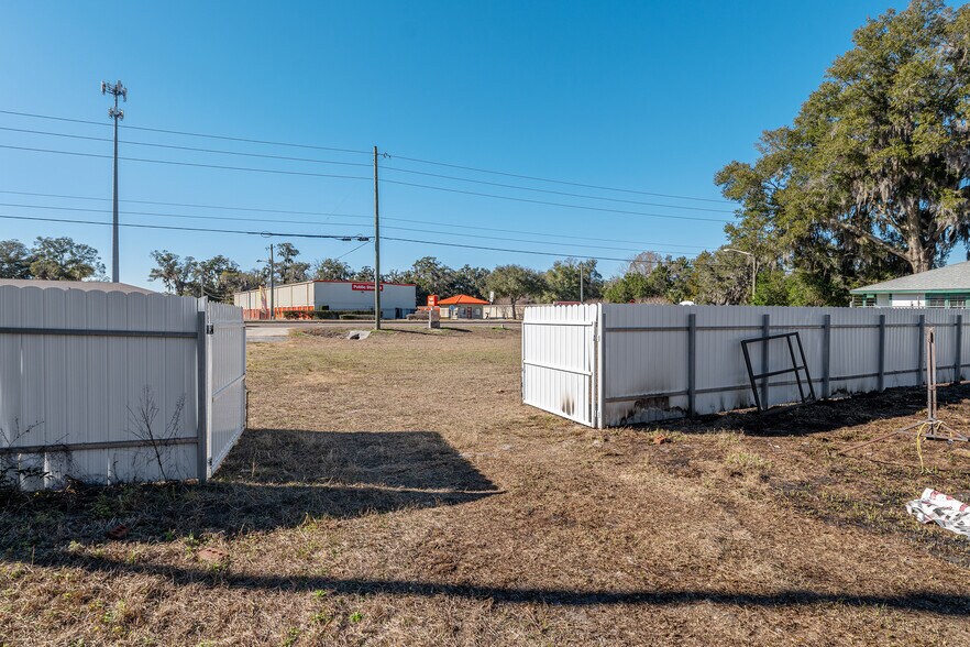 More Photos Of 1007 25th St, Ocala General Retail For Sale