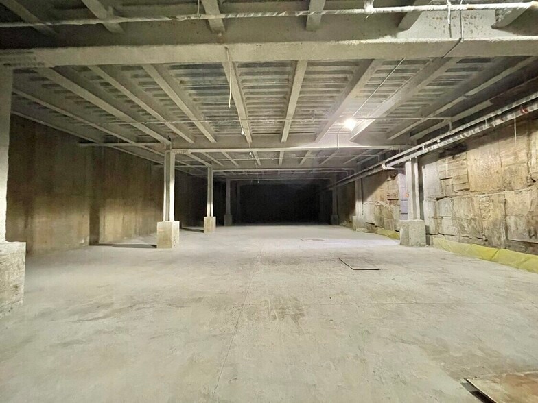 More Photos Of 251-73 Jericho Tpke, Bellerose Office For Sale