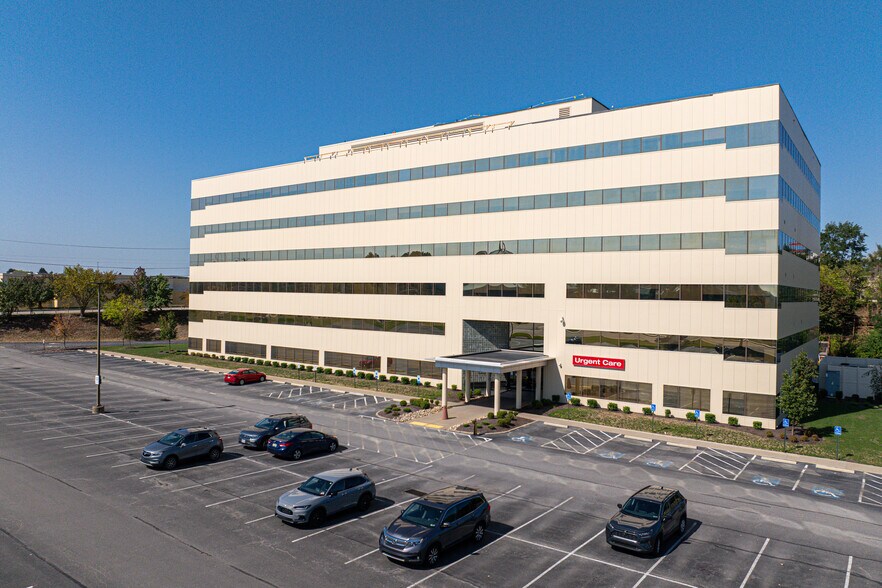 More Photos Of 2000 Oxford Dr, Bethel Park Medical For Lease