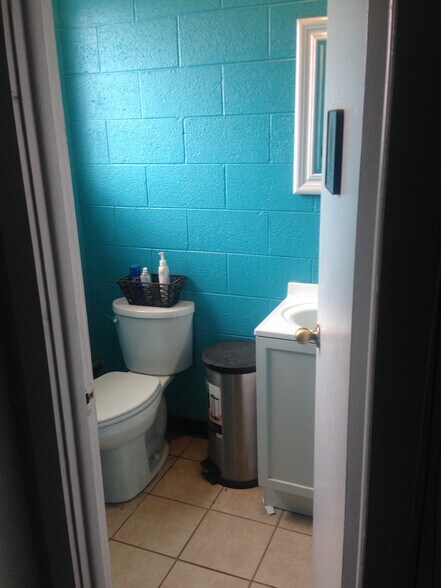 More Photos Of 1308 S Peoria Ave, Tulsa Unknown For Lease