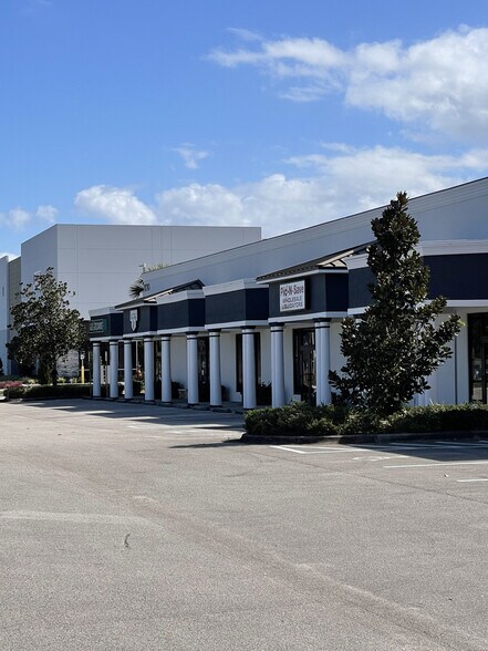 More Photos Of 1220 Hand Ave, Ormond Beach Showroom For Lease