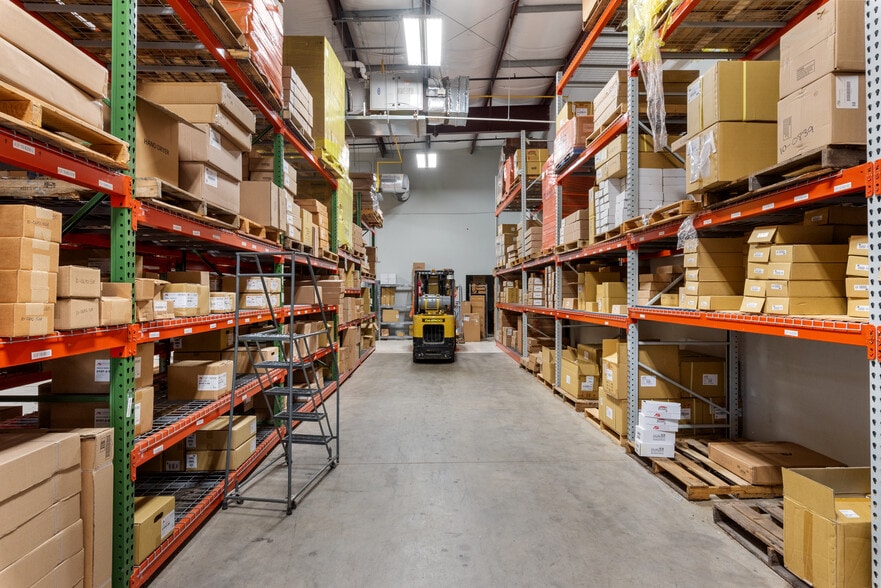 More Photos Of 129 Oakpark Dr, Mooresville Light Manufacturing For Lease