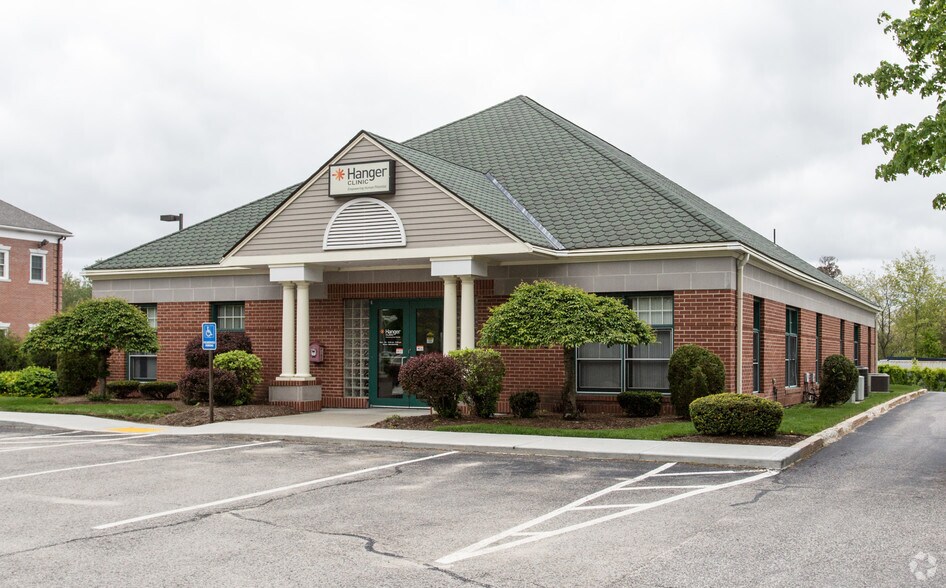 Primary Photo Of 67 Belmont St, Easton Medical For Lease