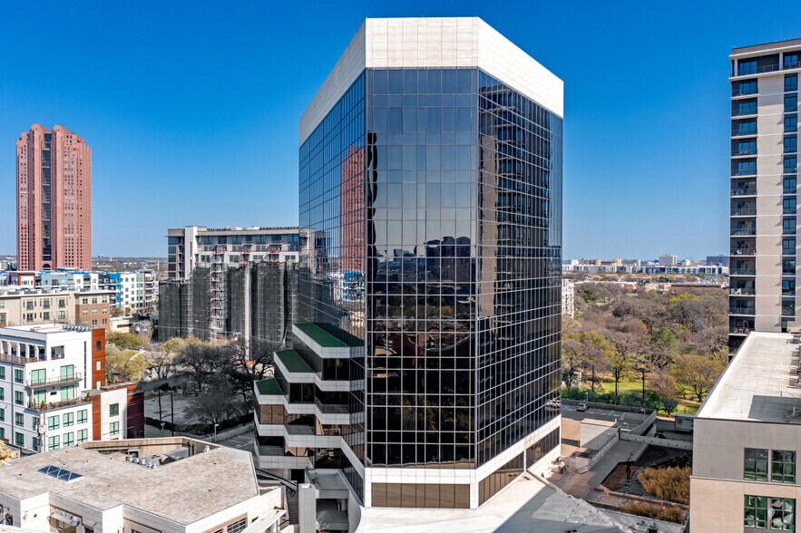 More Photos Of 3232 McKinney Ave, Dallas Coworking Space
