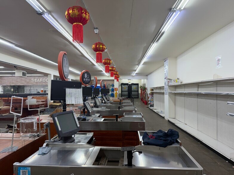 More Photos Of 249-02-249-46 Horace Harding Expy, Little Neck Supermarket For Lease