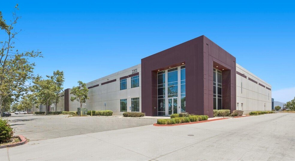 More Photos Of 2201 Britannia Blvd, San Diego Warehouse For Lease