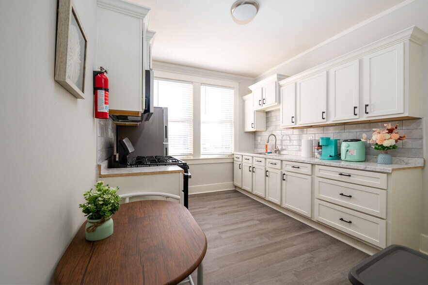 More Photos Of 60 N Willett St, Memphis Apartments For Sale