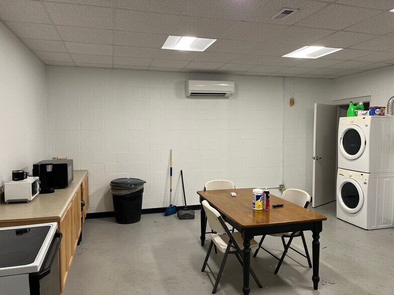 More Photos Of 569 Blanding Blvd, Orange Park Freestanding For Sale