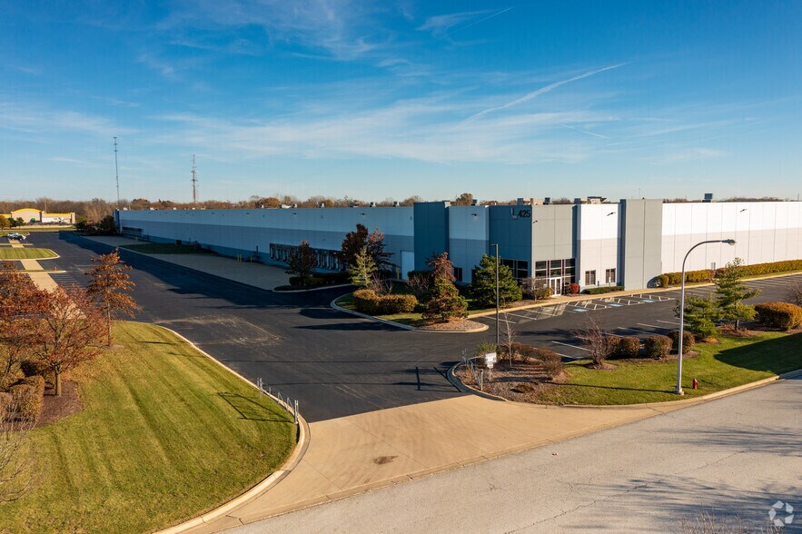 More Photos Of 425 Crossing Dr, University Park Warehouse For Lease
