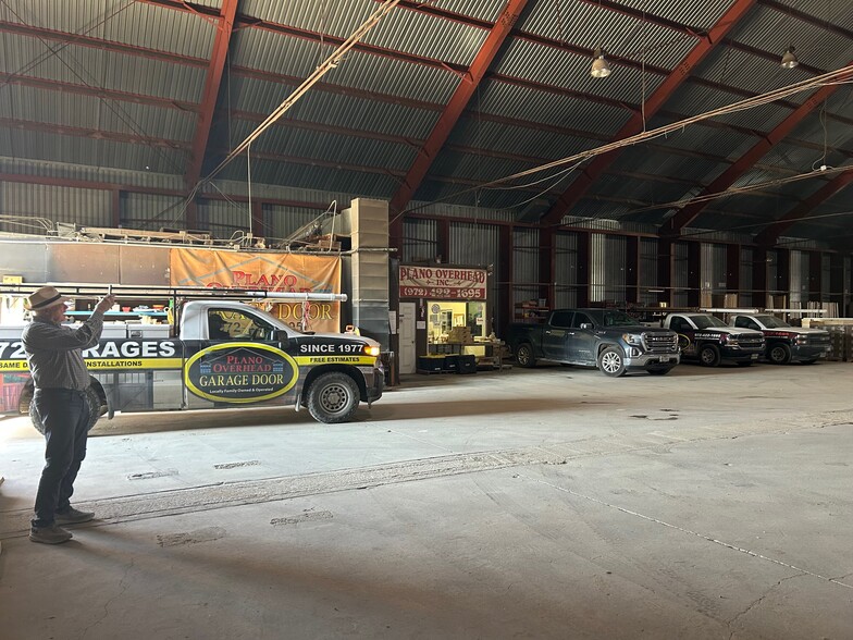 More Photos Of 1208 N Ave, Plano Warehouse For Lease