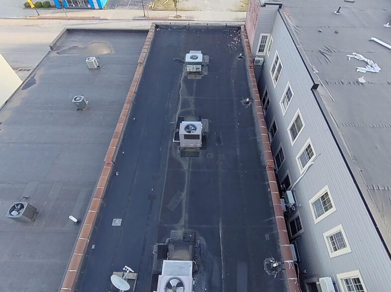 More Photos Of 1216 4th Ave, Huntington Storefront Retail Office For Sale