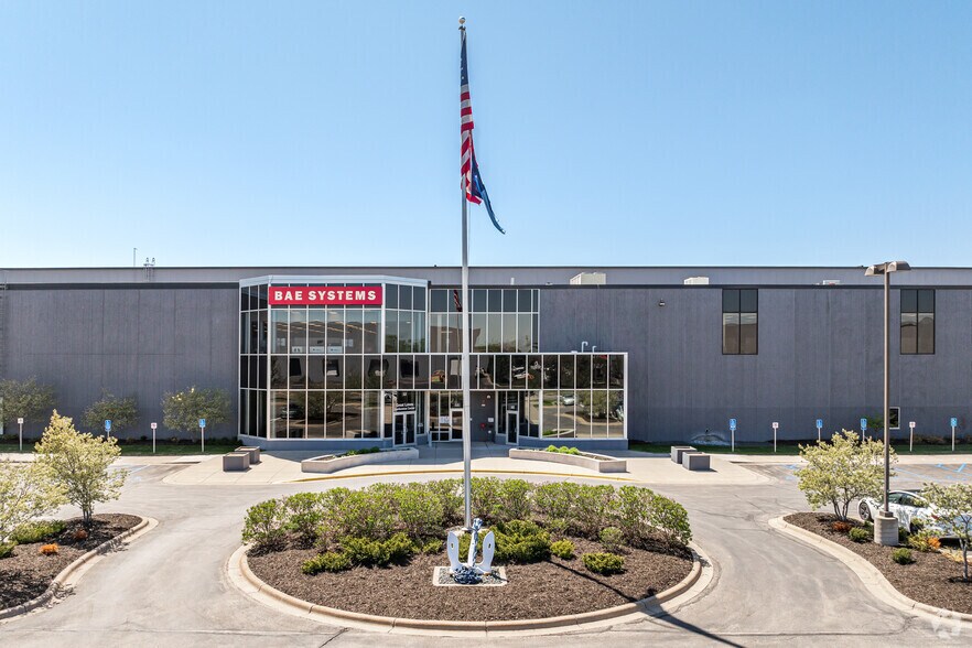 More Photos Of 4800 E River Rd, Fridley Manufacturing For Sale