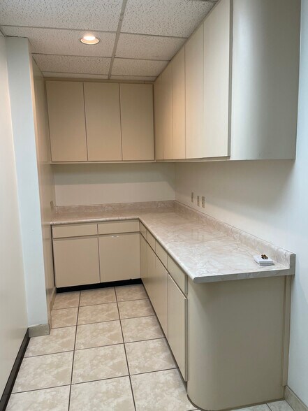 More Photos Of 430 Silver Spur Rd, Rancho Palos Verdes Medical For Lease