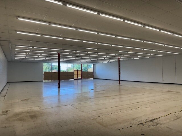 More Photos Of 1220 Shelburne Rd, South Burlington Freestanding For Sale