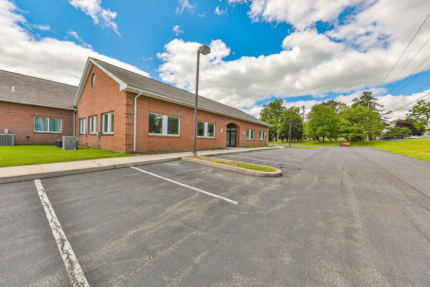 More Photos Of 4350 Independence Dr, Schnecksville Medical For Lease