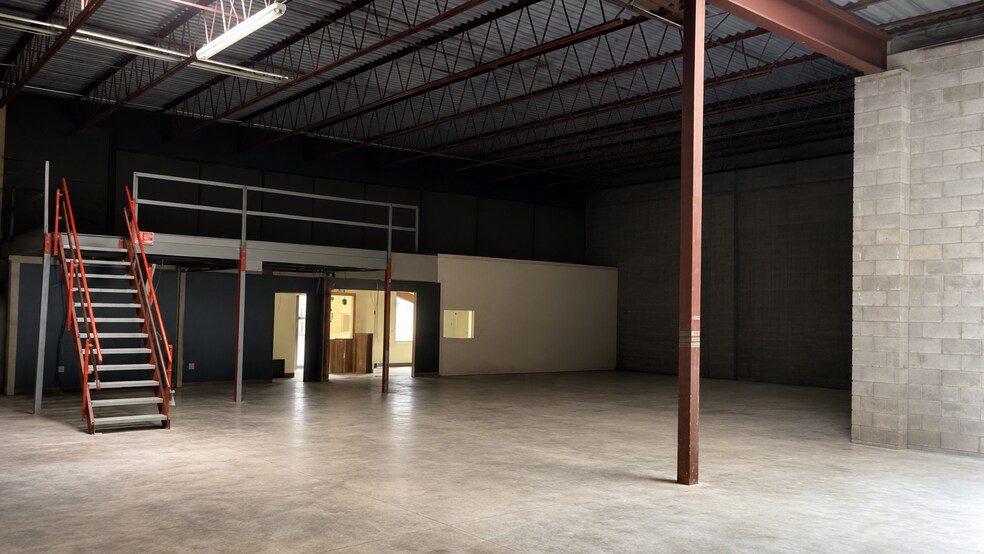 More Photos Of 153-163 Rt-303, Valley Cottage Service For Lease