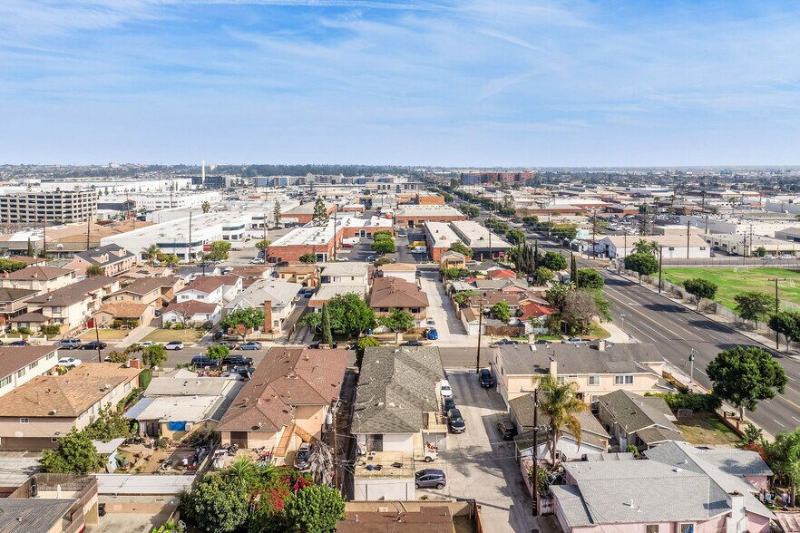 More Photos Of 12717 Cranbrook Ave, Hawthorne Apartments For Sale