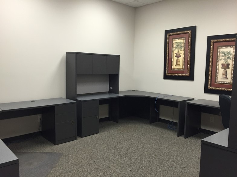 More Photos Of 1435 54th St, Columbus Office For Lease