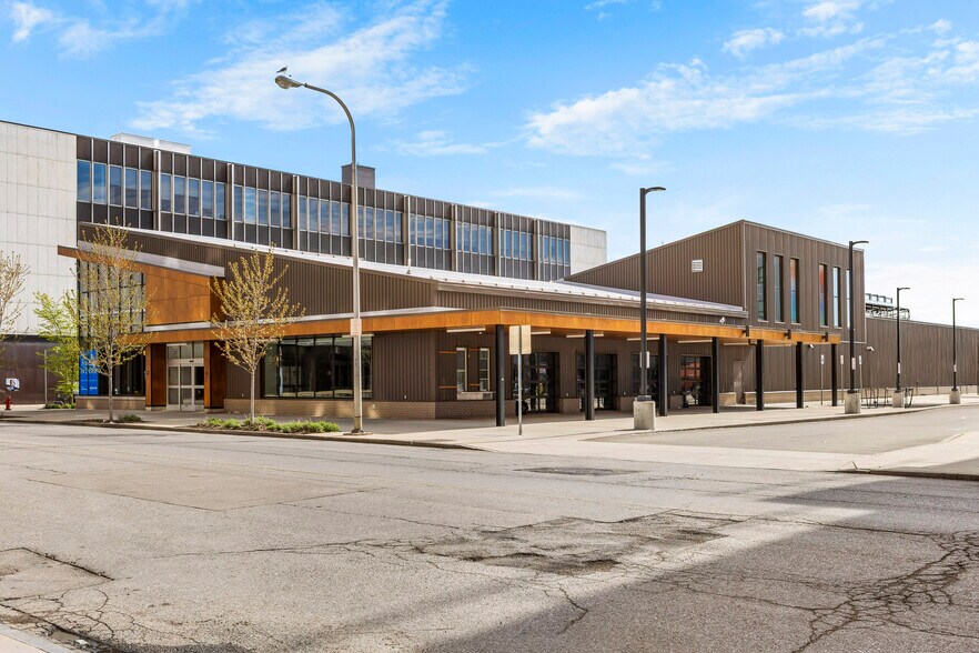 More Photos Of 225 Ellicott St, Buffalo Supermarket For Sale