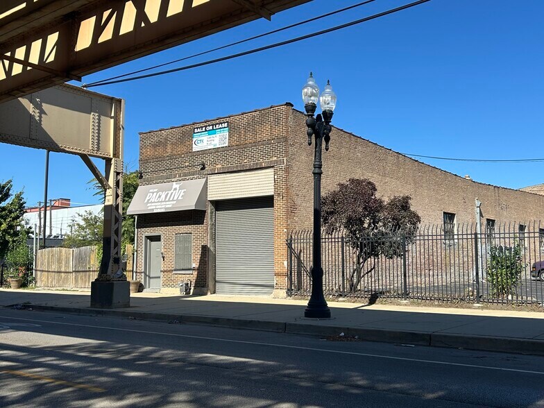 More Photos Of 1724 W Lake St, Chicago Warehouse For Sale