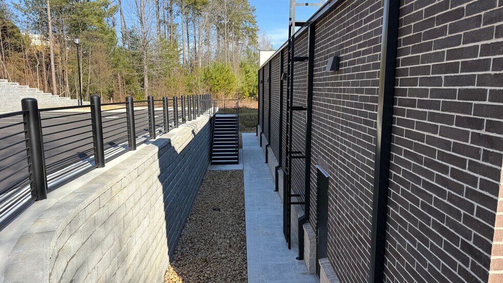 More Photos Of 640 Claremore Professional Way, Woodstock Medical For Lease