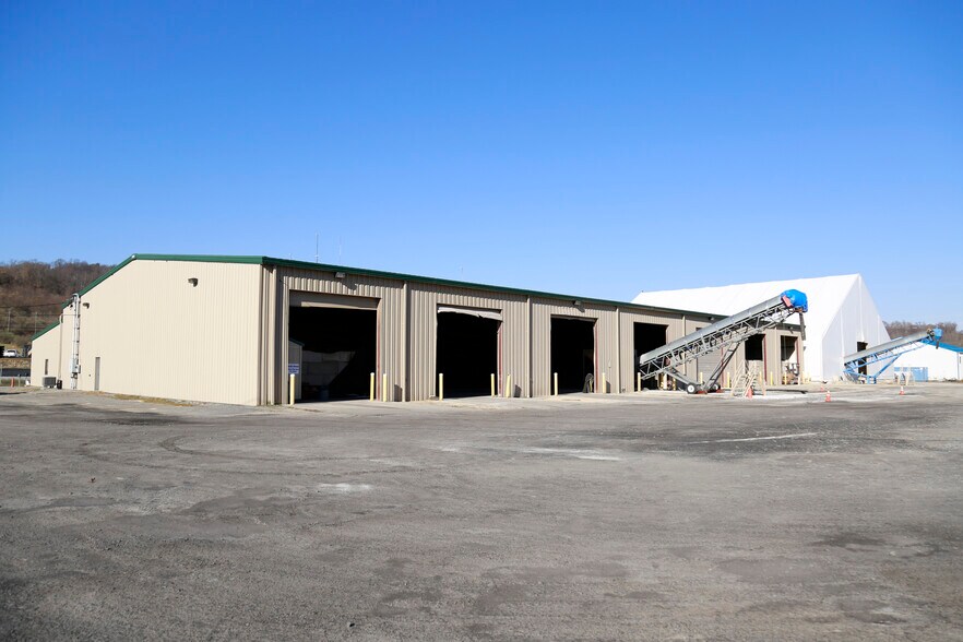 More Photos Of 255 S Plant St, Morgantown Distribution For Lease