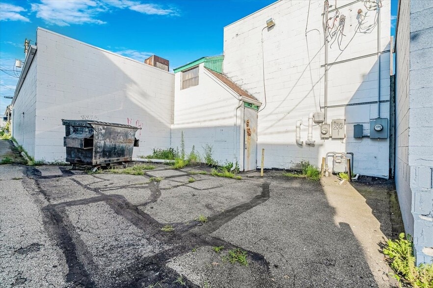 More Photos Of 3404 Main St, Homestead Storefront For Sale