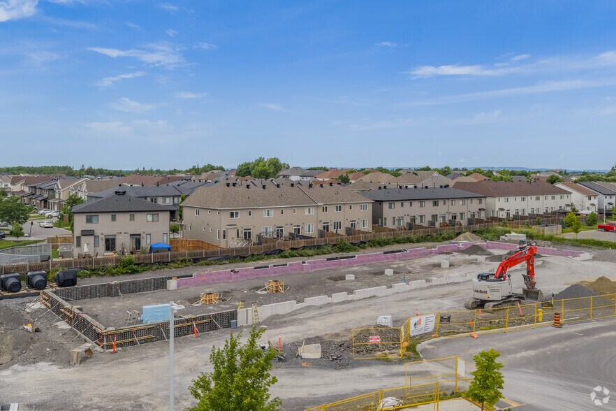 More Photos Of 6111 Hazeldean Rd, Ottawa General Retail For Lease