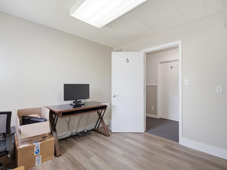 More Photos Of 35000-35008 Division Rd, Richmond Medical For Sale