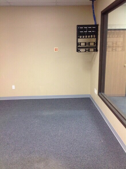 More Photos Of 500 S Arthur Ave, Louisville Research And Development For Sale