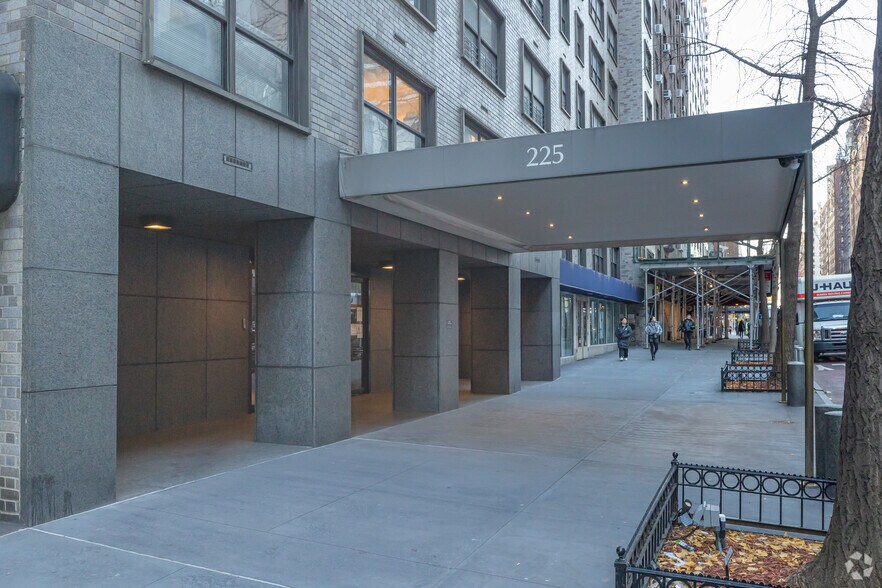 More Photos Of 225 E 57th St, New York Apartments For Lease
