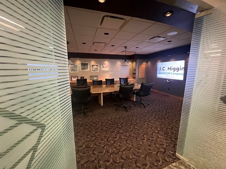 More Photos Of 70 Hawes Way, Stoughton Office For Sale