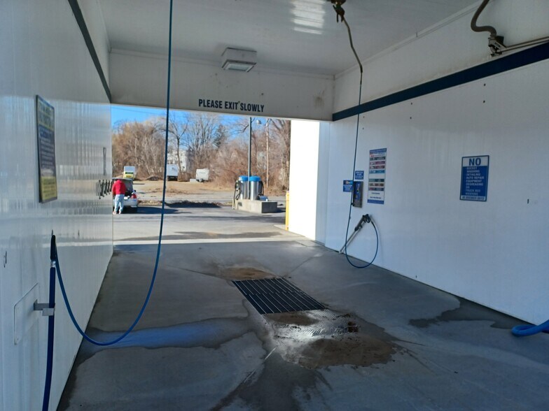More Photos Of 688 John Fitch Hwy, Fitchburg Carwash For Sale