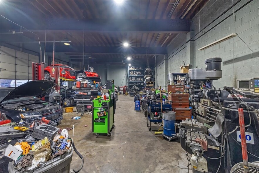 More Photos Of 263 US Highway 46, Saddle Brook Auto Repair For Sale